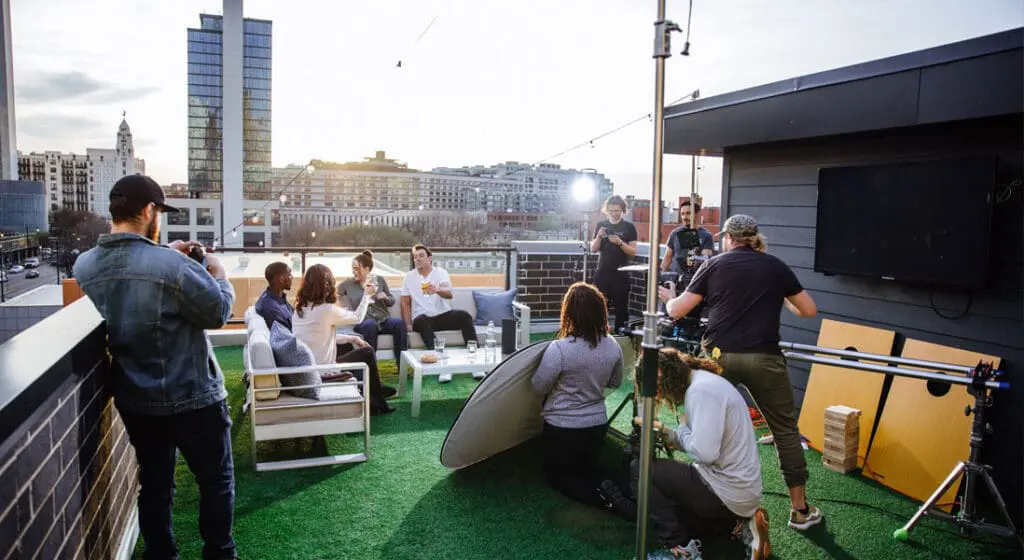 outdoor set for psoriasin commercial